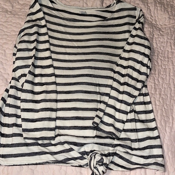 Black & Cream Striped Old Navy long Sleeve shirt size M - Picture 1 of 3
